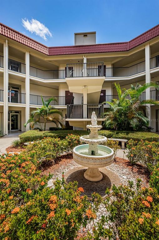 Image 4 of property listing at 2700 BAYSHORE BOULEVARD 2204, Dunedin, FL 34698