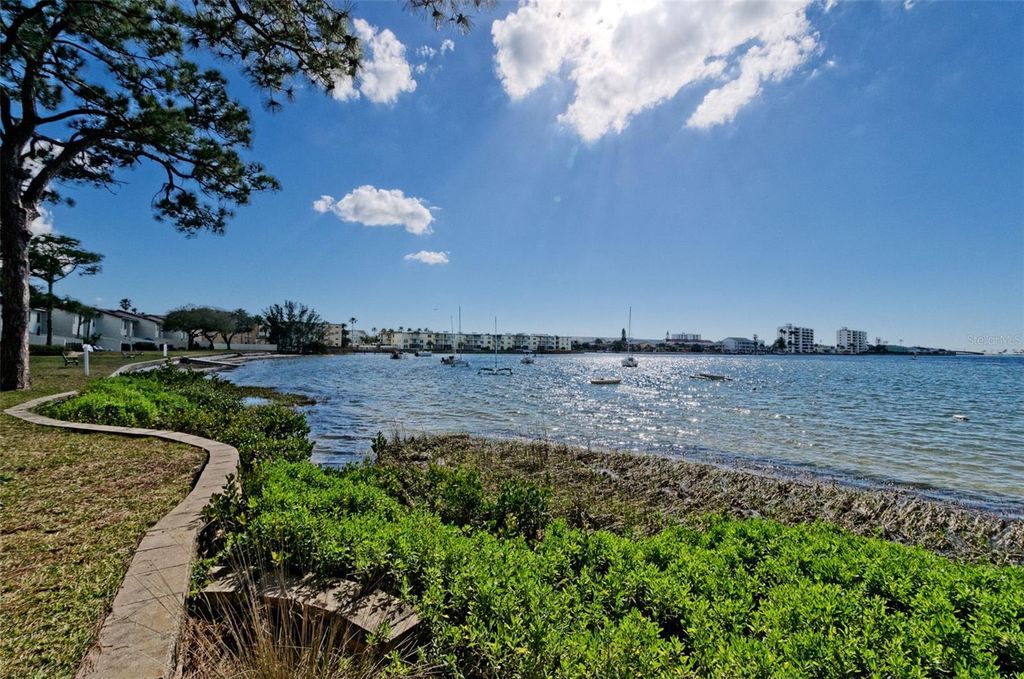 Image 34 of property listing at 2700 BAYSHORE BOULEVARD 2204, Dunedin, FL 34698