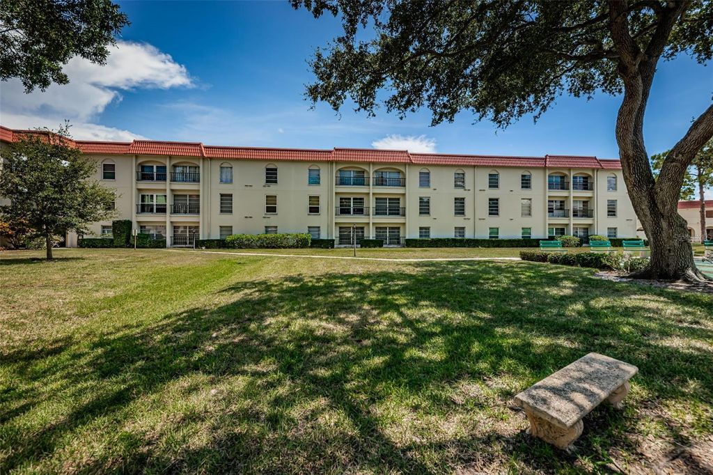 Image 48 of property listing at 2700 BAYSHORE BOULEVARD 2204, Dunedin, FL 34698