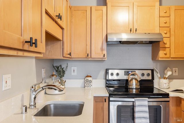 1452 Townview Ave, Santa Rosa, CA 95405