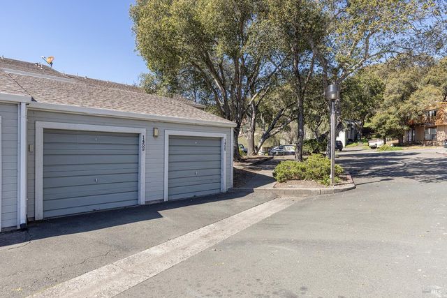 1452 Townview Ave, Santa Rosa, CA 95405