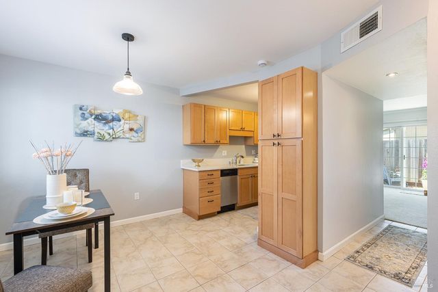 1452 Townview Ave, Santa Rosa, CA 95405