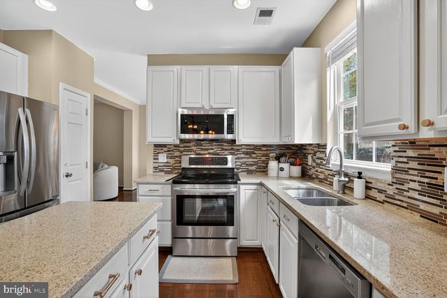 12171 OPEN MEADOW LN, Bristow, VA 20136