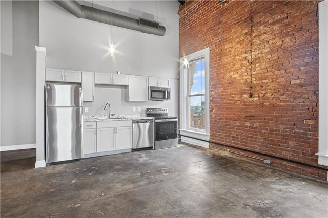 113 W 5th Street 305, Kansas City, MO 64105