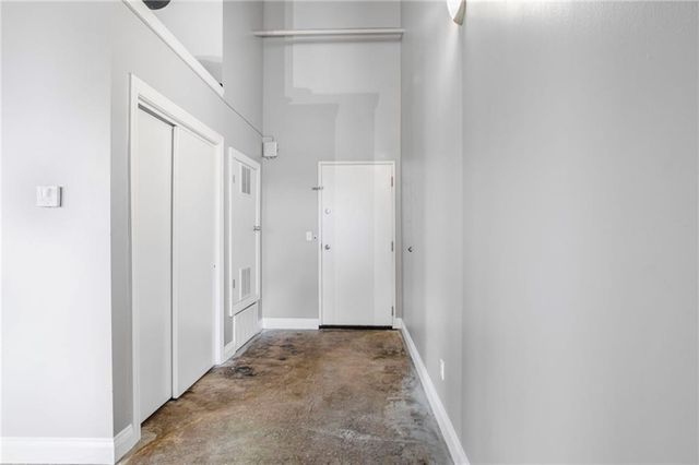 113 W 5th Street 305, Kansas City, MO 64105