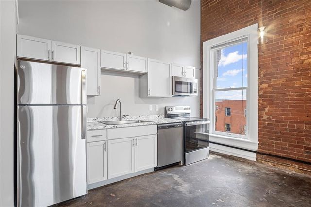 113 W 5th Street 305, Kansas City, MO 64105