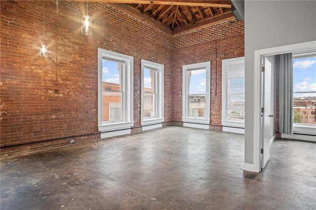 113 W 5th Street 305, Kansas City, MO 64105