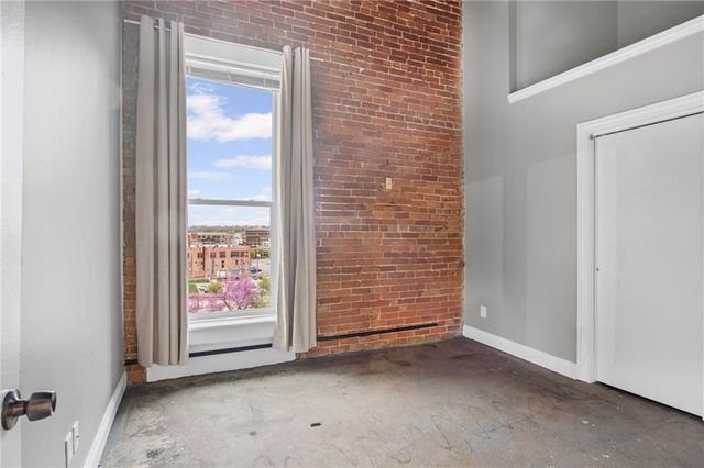 113 W 5th Street 305, Kansas City, MO 64105