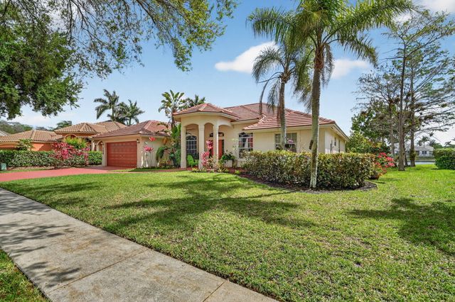 132 Kapok Crescent, Royal Palm Beach, FL 33411