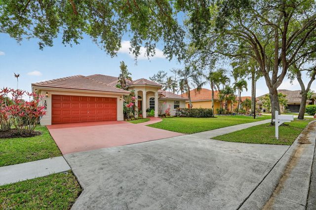 132 Kapok Crescent, Royal Palm Beach, FL 33411
