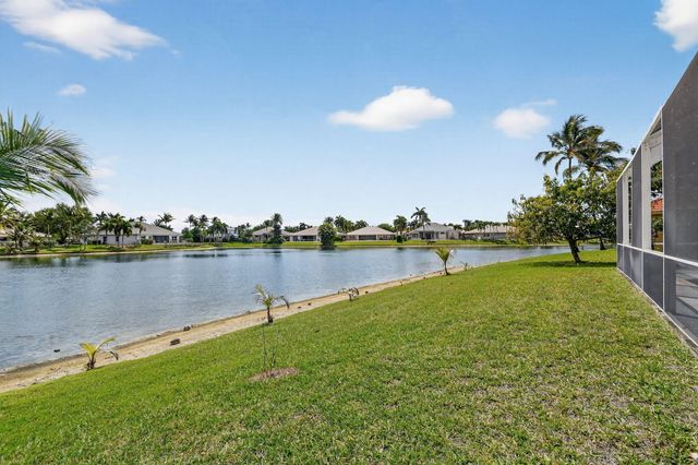 132 Kapok Crescent, Royal Palm Beach, FL 33411