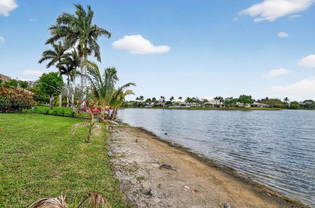 132 Kapok Crescent, Royal Palm Beach, FL 33411