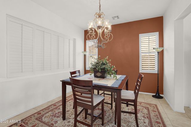 4755 E RAKESTRAW Lane, Gilbert, AZ 85298