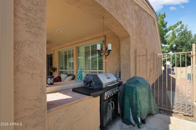 4755 E RAKESTRAW Lane, Gilbert, AZ 85298