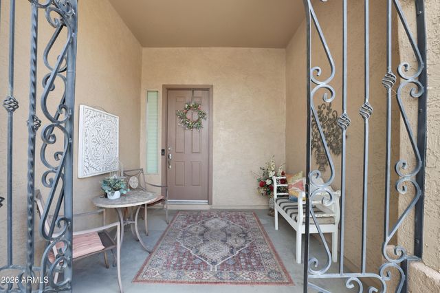 4755 E RAKESTRAW Lane, Gilbert, AZ 85298