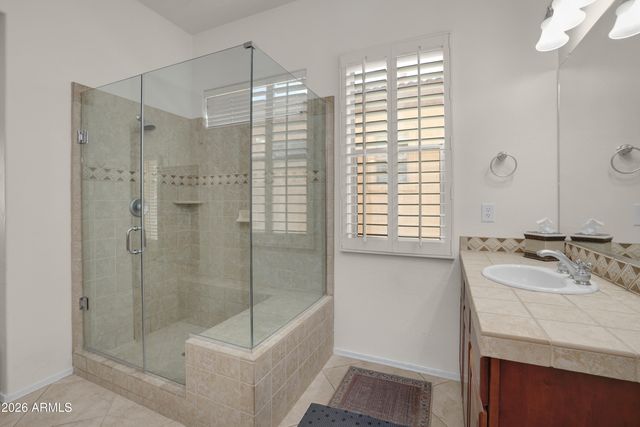 4755 E RAKESTRAW Lane, Gilbert, AZ 85298