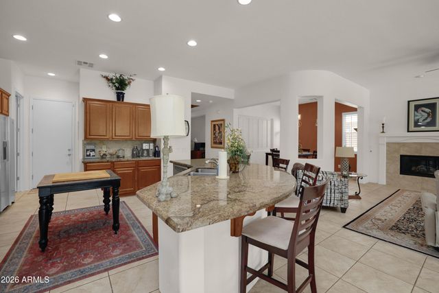 4755 E RAKESTRAW Lane, Gilbert, AZ 85298