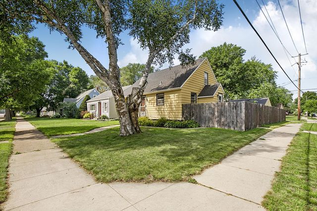 51 21st Avenue N, Saint Cloud, MN 56303