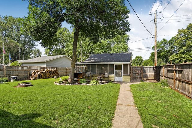 51 21st Avenue N, Saint Cloud, MN 56303