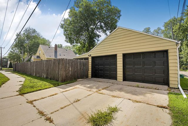 51 21st Avenue N, Saint Cloud, MN 56303