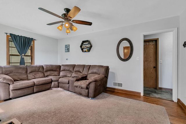 51 21st Avenue N, Saint Cloud, MN 56303