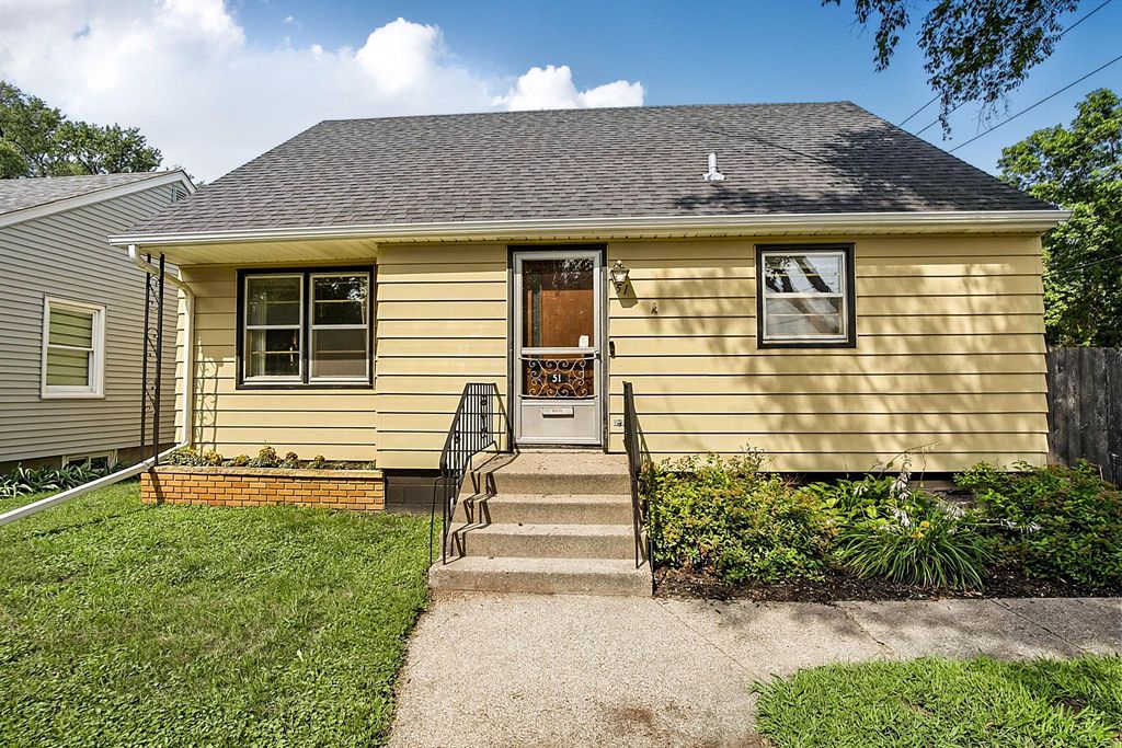 51 21st Avenue N, Saint Cloud, MN 56303