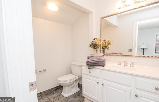 8 Northlake Circle, Peachtree City, GA 30269