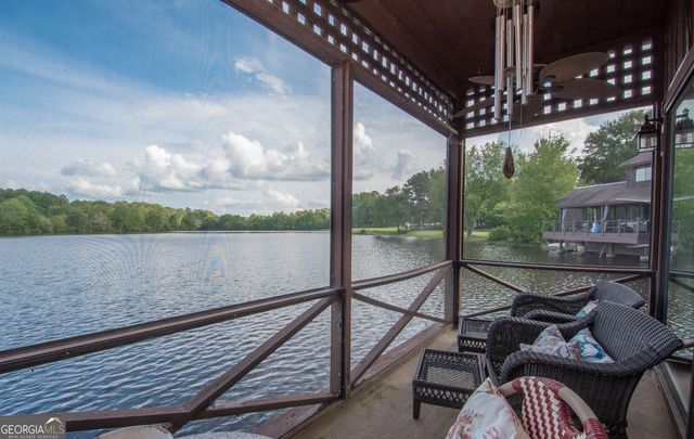 8 Northlake Circle, Peachtree City, GA 30269