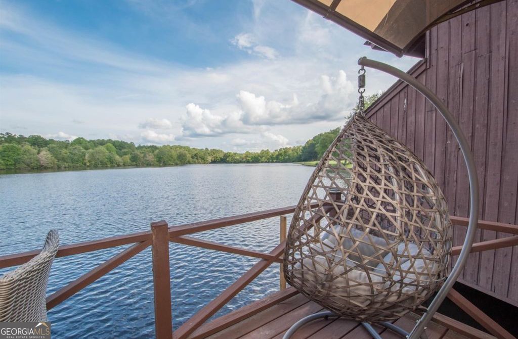 8 Northlake Circle, Peachtree City, GA 30269
