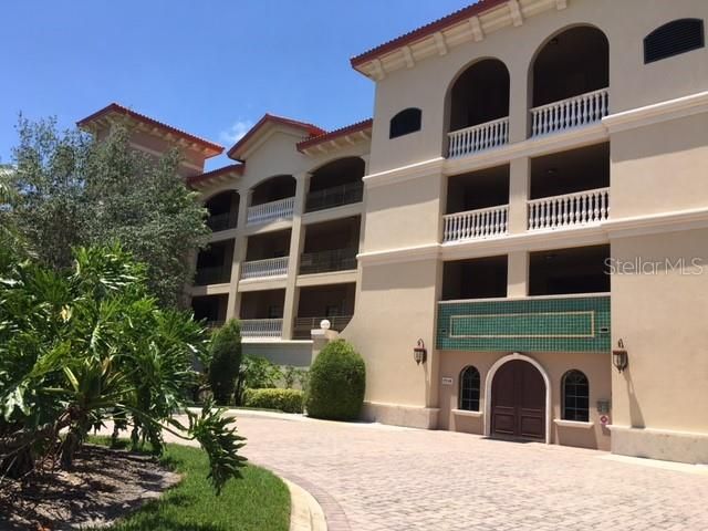 7710 LAKE VISTA COURT 401, Lakewood Ranch, FL 34202