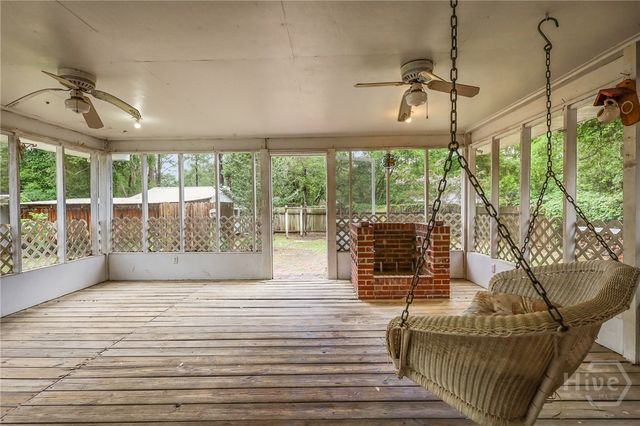 985 Seven Oaks Road, Jesup, GA 31546