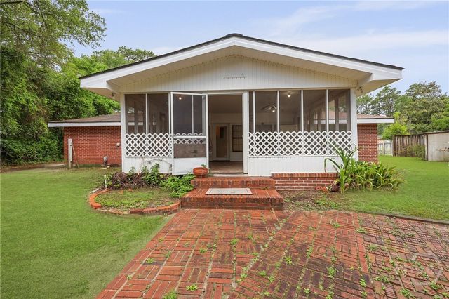 985 Seven Oaks Road, Jesup, GA 31546