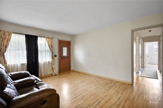 985 Seven Oaks Road, Jesup, GA 31546