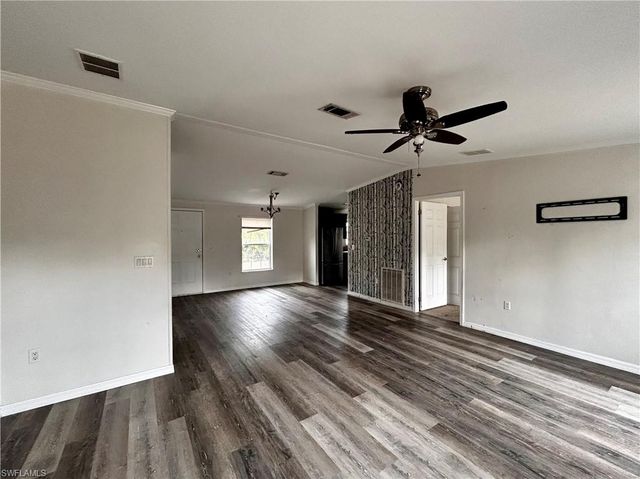 3007 52nd ST W, Lehigh Acres, FL 33971