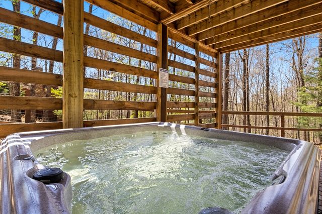 236 Logan Drive, Mineral Bluff, GA 30559