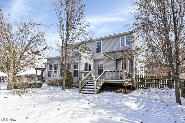 38698 Country Meadow Way, North Ridgeville, OH 44039