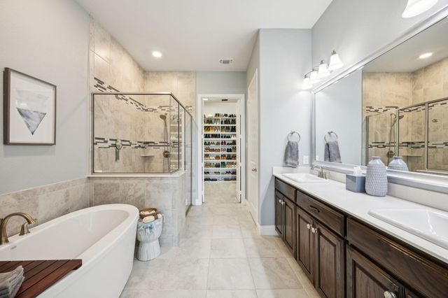 9053 Lakeside Drive, Fort Worth, TX 76179