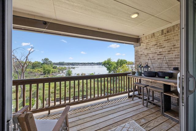 9053 Lakeside Drive, Fort Worth, TX 76179