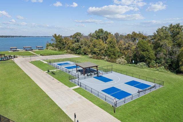 9053 Lakeside Drive, Fort Worth, TX 76179