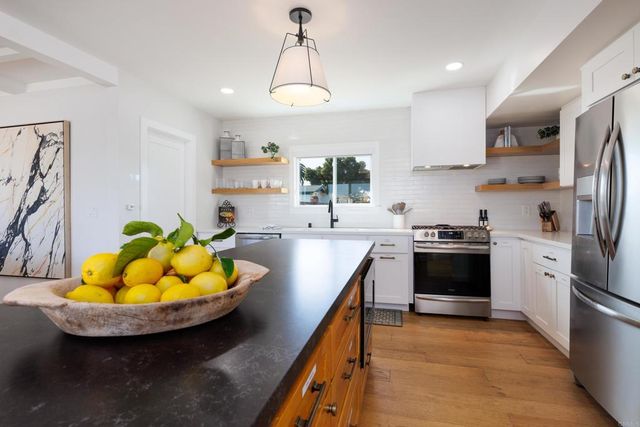 4350 Highland Drive, Carlsbad, CA 92008
