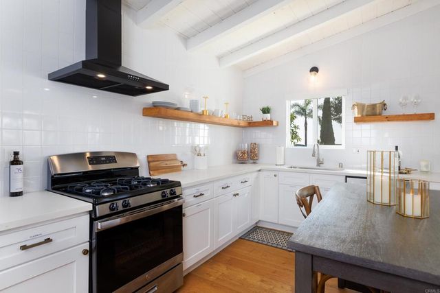 4350 Highland Drive, Carlsbad, CA 92008