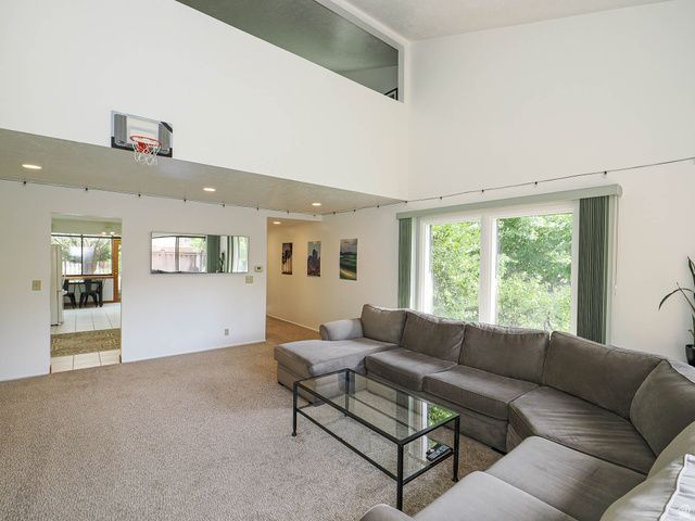 2074 E MICHIGAN AVE, Salt Lake City, UT 84108