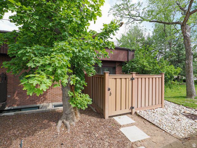 2074 E MICHIGAN AVE, Salt Lake City, UT 84108
