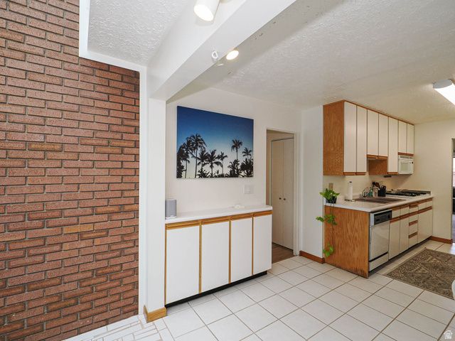 2074 E MICHIGAN AVE, Salt Lake City, UT 84108