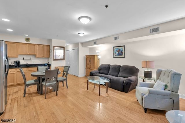 5 Maple Ave 102, Union Twp., NJ 07088