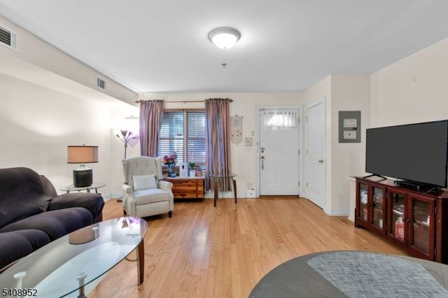 5 Maple Ave 102, Union Twp., NJ 07088