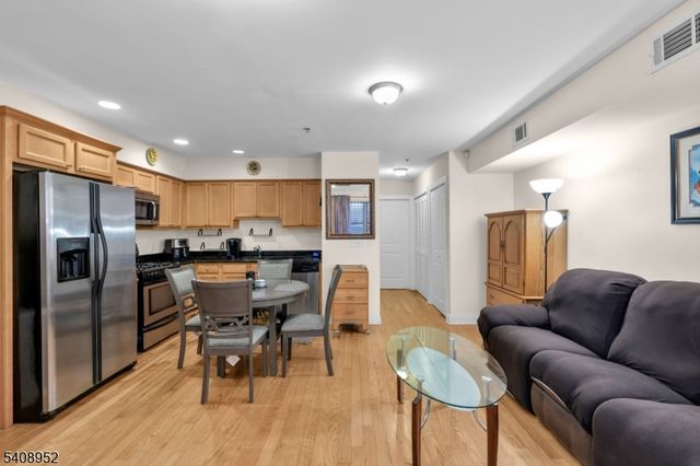 5 Maple Ave 102, Union Twp., NJ 07088