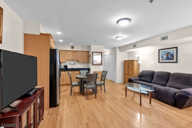 5 Maple Ave 102, Union Twp., NJ 07088