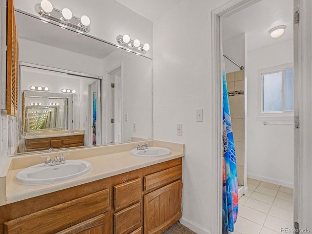 14864 E Warren Ave, Aurora, CO 80014