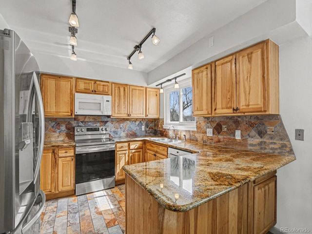 14864 E Warren Ave, Aurora, CO 80014